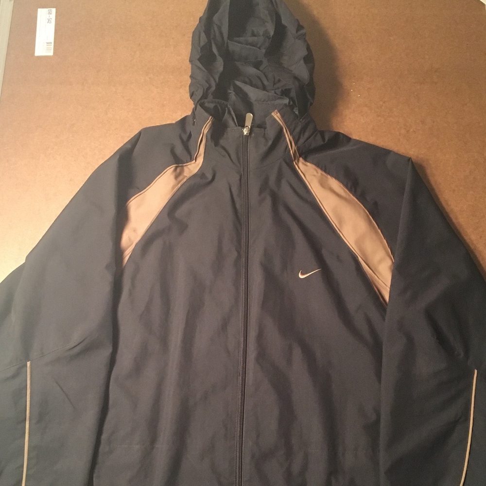 NIKE Mens coat with hood XL Black and Gold